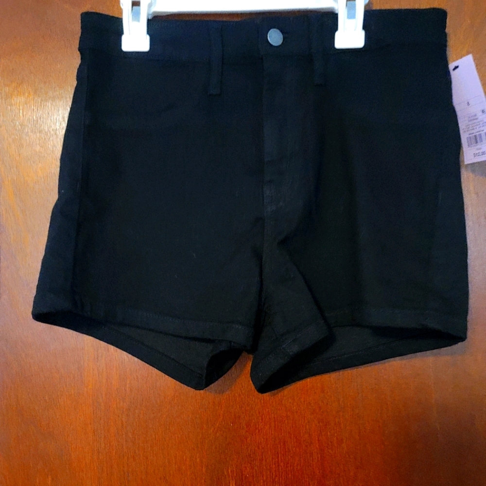 NWT womans size 8 black Jean Shorts